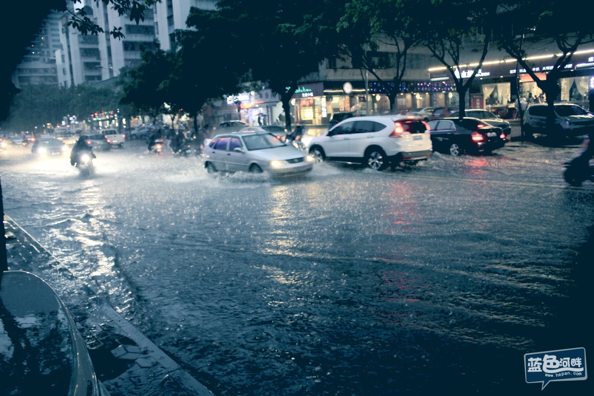 雨到底多大？为啥这么大？何时结束？三问河南极端暴雨 - 世相 - 新湖南