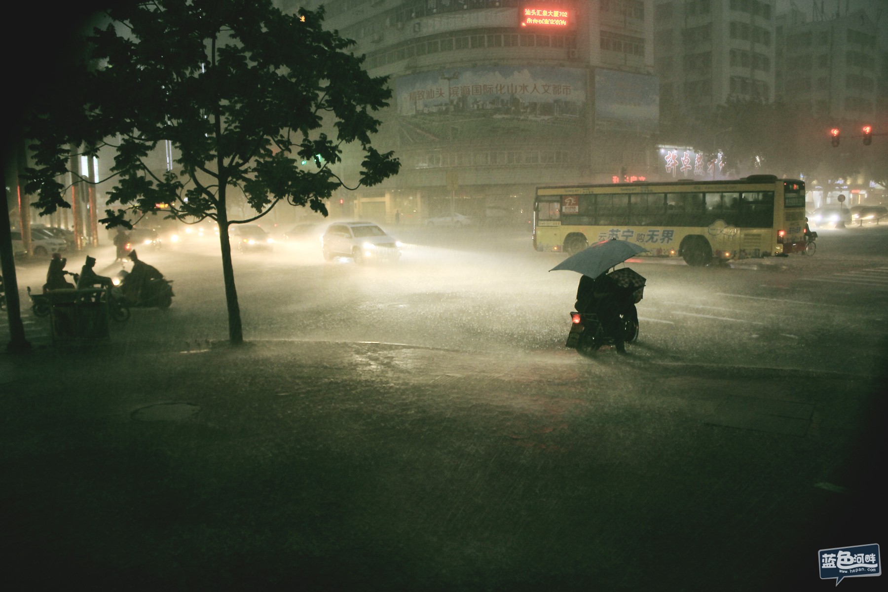 昨天那场大雨,淋湿了多少人民群众的内裤!