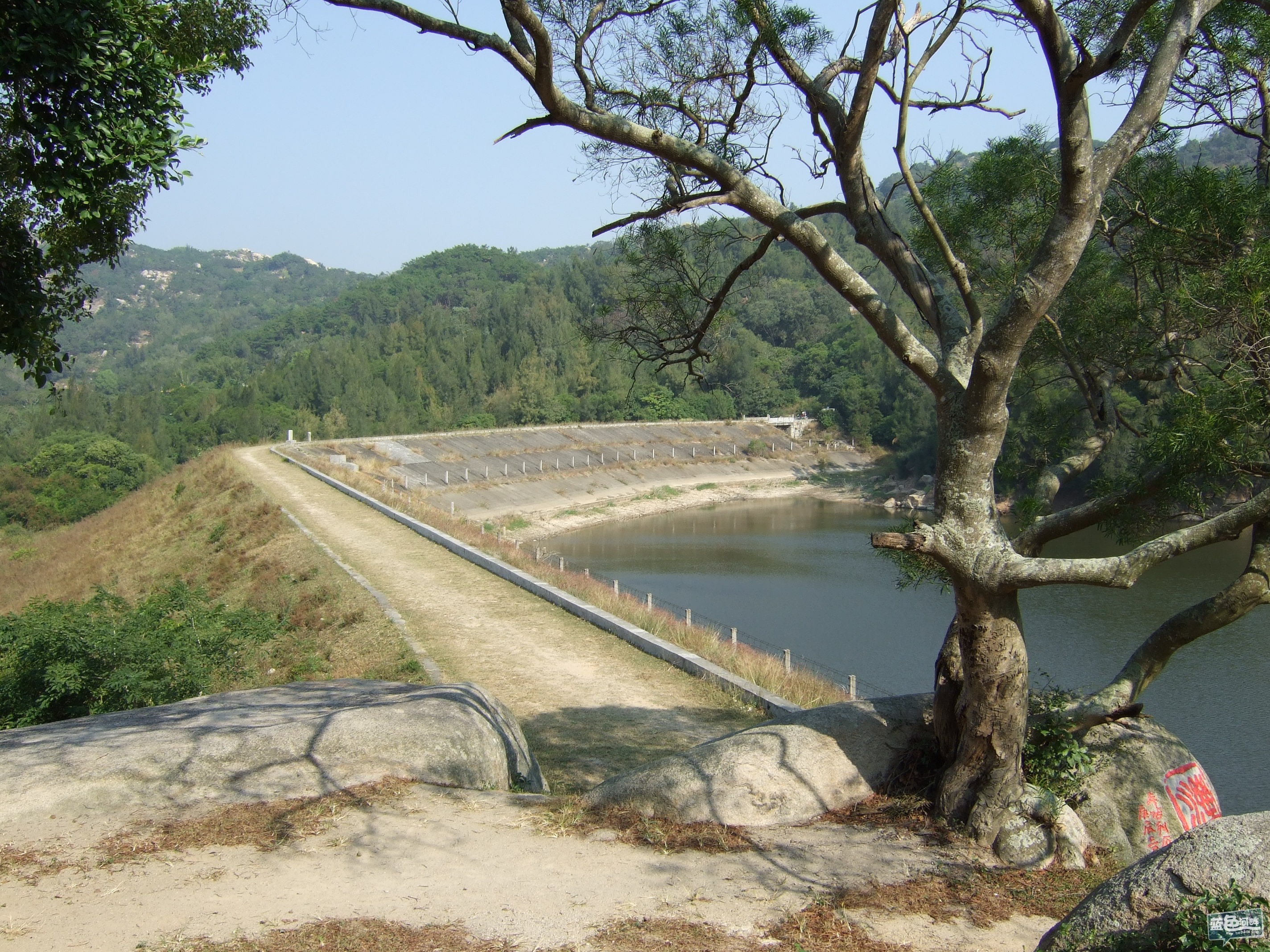 水库.通东湖岭入口
